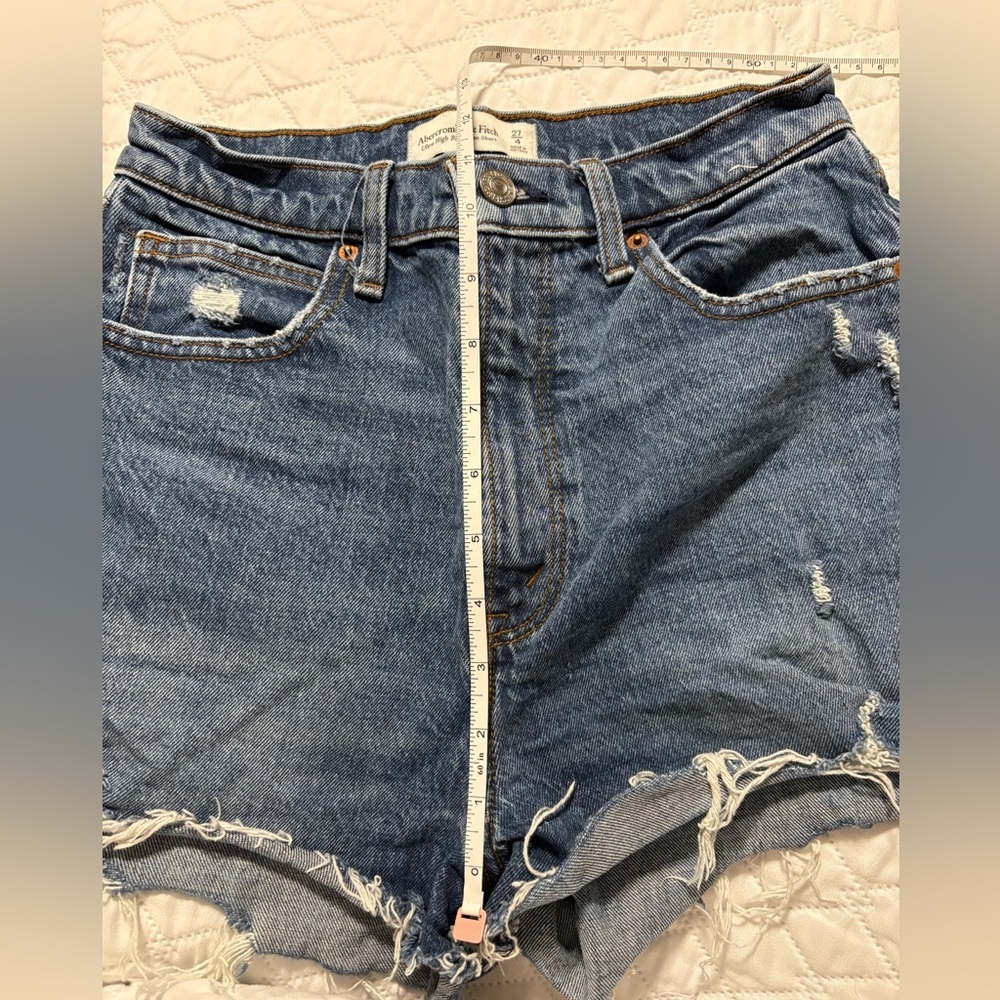Abercrombie & Fitch Ultra High Rise Mom Shorts Denim - Picture 4 of 6